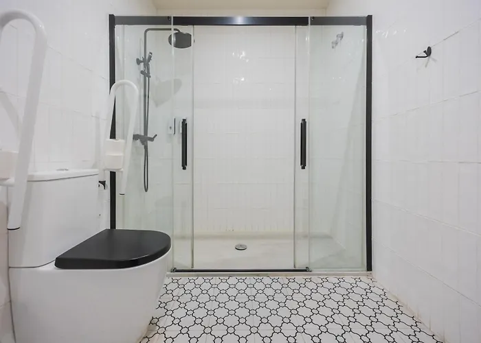 Riverside By Staynn Bilbau