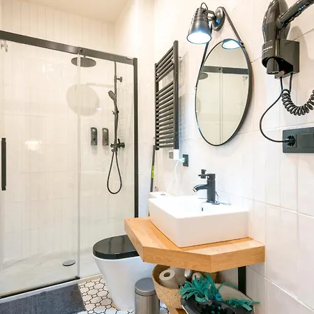 Riverside By Staynn * Bilbao